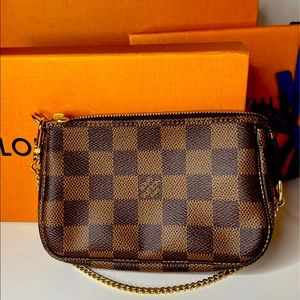 Louis Vuitton Mini Pochette Accessoires
